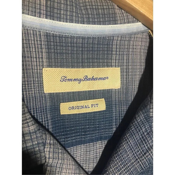 Mens Tommy Bahama Button Up Shirt Blue Plaid Casual Beachy Vacation Summer - Picture 2 of 5